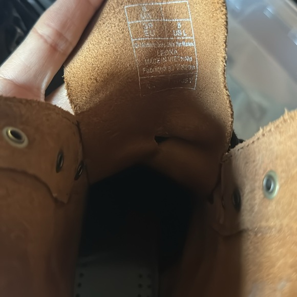 Dr.Marten’s LEONA WOMEN'S VINTAGE SMOOTH LEATHER HEELED BOOTS - Picture 6 of 6